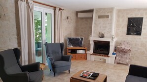 Living area - Charmante 3* Villa La Milouyette by Interhome (Peyriac Minervois)