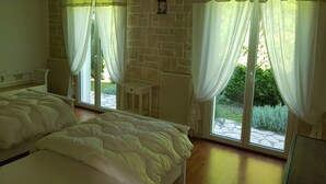 Room - Charmante 3* Villa La Milouyette by Interhome (Peyriac Minervois)