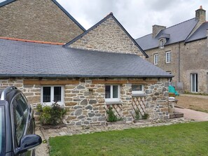 Exterior - Nebengebäude mit lokalem Charme by Interhome (Dinan)