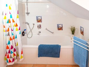 Bathroom - am Bodensee mit Garten und Terrasse by Interhome (Radolfzell)