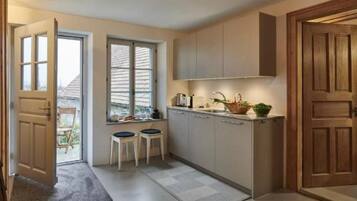 Réfrigérateur, four, lave-vaisselle