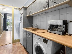 Kühlschrank, Kochgeschirr/Geschirr/Besteck