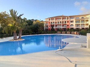Pool - Französische Riviera - Les Issambres T2 für 4 Personen am Meer by Interhome (Les Issambres)
