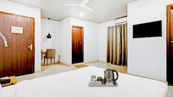 Desk, laptop workspace, free WiFi