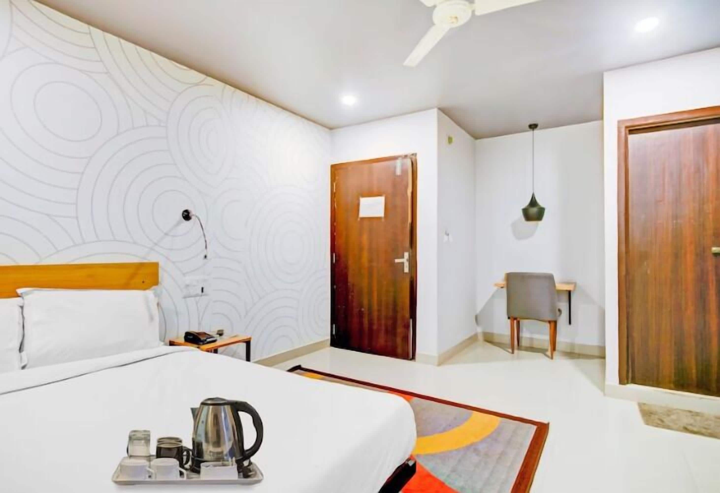 Double Room | Desk, laptop workspace, free WiFi