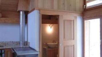 Kühlschrank, Ofen, Kochgeschirr/Geschirr/Besteck