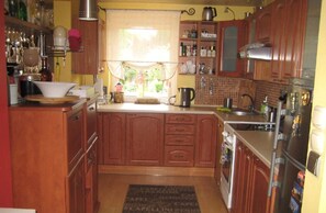 Refrigerador, microondas, horno y lavavajillas 