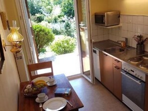 Fridge, microwave, oven, dishwasher - Casa Elena by Interhome (Locarno Tegna)