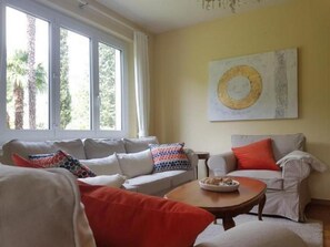 Télévision, cheminée