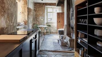 Fridge, oven, cookware/dishes/utensils