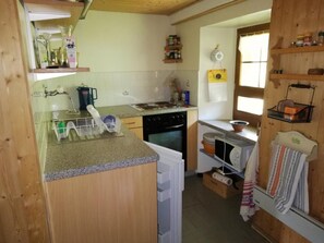 Fridge, microwave, oven, cookware/dishes/utensils - Casa Angelica by Interhome (Chironico)