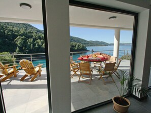 Outdoor dining - Luxuriöse Villa Hera,  Korcula,  am Strand by Interhome (Korčula/Zavalatica)