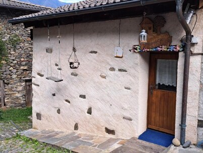 Entdecken Sie den Charme von Casa Clementina in Indemini by Interhome