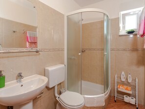 Towels - Parterre-Ferienwohnung für vier Personen by Interhome (Brela)