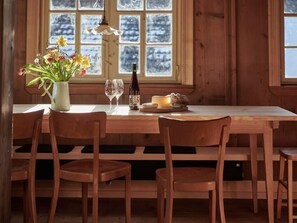 Dining - Haus am Platz - Stiftung Ferien im Baudenkmal by Interhome (Jenaz)