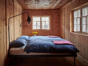 Internet - Haus am Platz - Stiftung Ferien im Baudenkmal by Interhome (Jenaz)