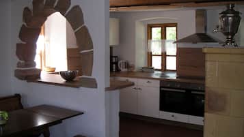 Kühlschrank, Mikrowelle, Ofen, Geschirrspüler