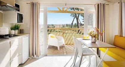 in Hohenlychen mit Grill, Loggia 4 by Interhome