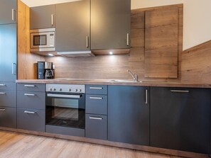 Fridge, microwave, oven, dishwasher - Apartment Drai by Interhome (Breitenberg)