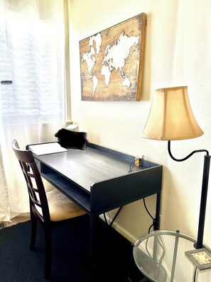 Interior - Delightful 3-bedroom house with AC in charming Owasso (Owasso)
