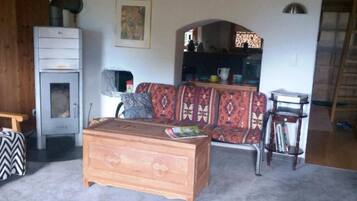 Televisio, takka, DVD-soitin