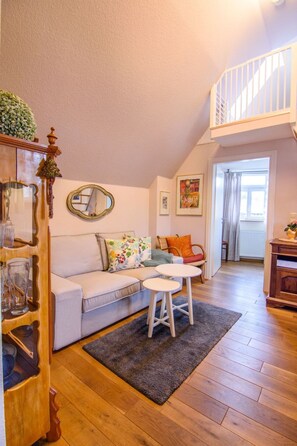 TV - Gemütliche Wohnung in Bracht mit Garten by Interhome (Rauschenberg)