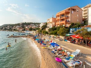 Beach - "SeaSide" mit Blick auf das Wasser by Interhome (Klek)