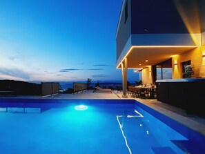 A heated pool - Urlaub Luxusvilla "Villa Supreme Pasman" neu by Interhome (Pašman/Banj)
