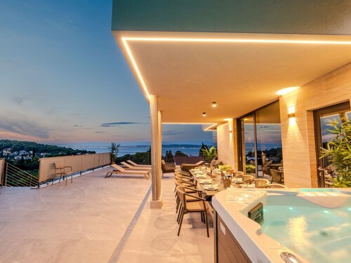 Urlaub Luxusvilla "Villa Supreme Pasman" neu by Interhome