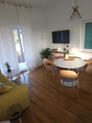 TV, fireplace - Mimos Robinsonhaus by Interhome (Ugljan/Kukljica)