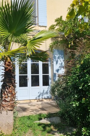 Exterior detail - Mas de la damisello by Interhome (Puyméras)