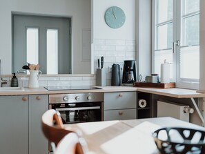 Réfrigérateur, four, lave-vaisselle