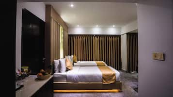 Habitación Deluxe con 2 camas individuales | Caja de seguridad en la habitación y tabla de planchar con plancha