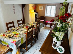 Dining - Haus für 4 Personen und 2 Kinder in Mutzenhouse by Interhome (Mutzenhouse)