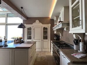 Fridge, oven, dishwasher, cookware/dishes/utensils - Villa Claudia by Interhome (Brissago)