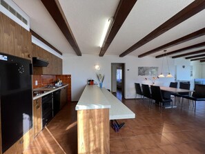 Fridge, oven, dishwasher, cookware/dishes/utensils - Casa Collinetta by Interhome (Brissago)