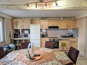 Refrigerador, microondas, horno y lavavajillas 