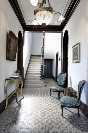 Interior - Schloss mit Überlaufpool an der Dordogne by Interhome (Pujols)