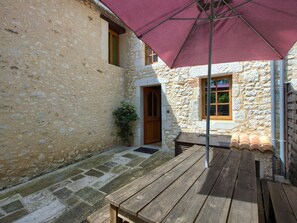 Outdoor dining - "Gite de Guillemat" by Interhome (Gensac)