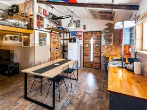 Dining - Haus im Industriestil Eni mit privatem Parkplatz by Interhome (Divsici)