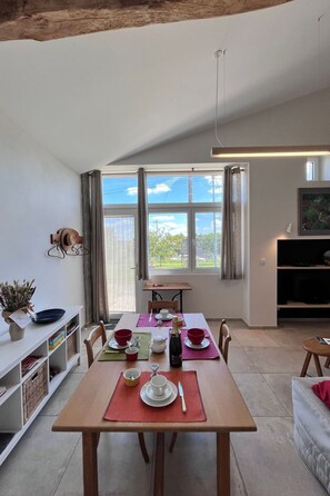 Dining - Lindenblau by Interhome (Saint-Genis-de-Saintonge)