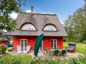 Outdoor dining - Hideaway by Interhome (Glowe)