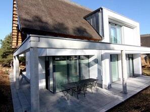 Outdoor dining - "Haus zum Kapitän" by Interhome (Karlshagen)