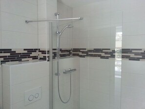 Towels - Moderne Maisonette-Wohnung mit Terrasse by Interhome (Berlin)