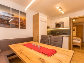 Dining - Neue Ferienwohnung in Mittersill mit Garten by Interhome (Mittersill)