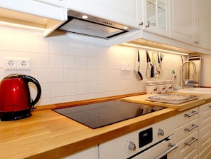 Fridge, oven, dishwasher, cookware/dishes/utensils - Schwarzwaldhaus St. Blasien, direkt am Bach by Interhome (Menzenschwand)