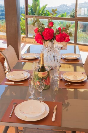 Dining - Apartment Terrasse Panoramablick auf den Golf by Interhome (Afa)