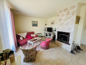 Cheminée, lecteur de DVD