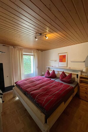 3 bedrooms, Internet