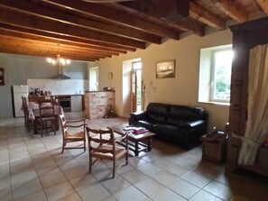 TV, fireplace, DVD player - "Der Bauernhof des Vaters" by Interhome (Kermoroc'H)